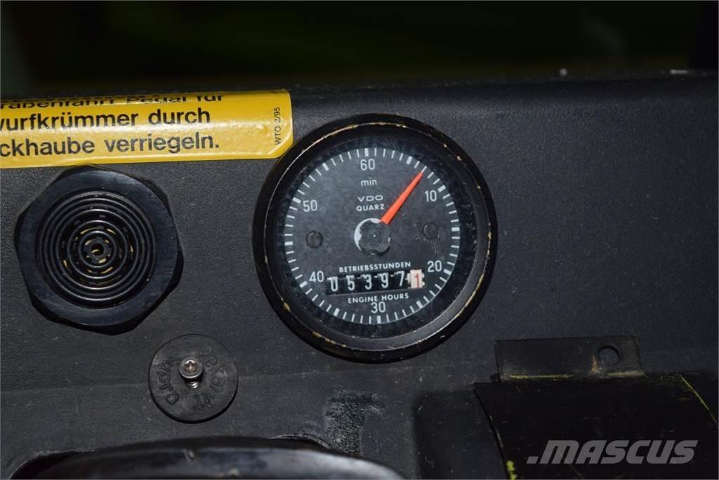 CLAAS Jaguar 820 自走式飼料採集機