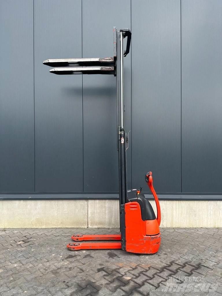 Linde L12 行走控制式堆積機
