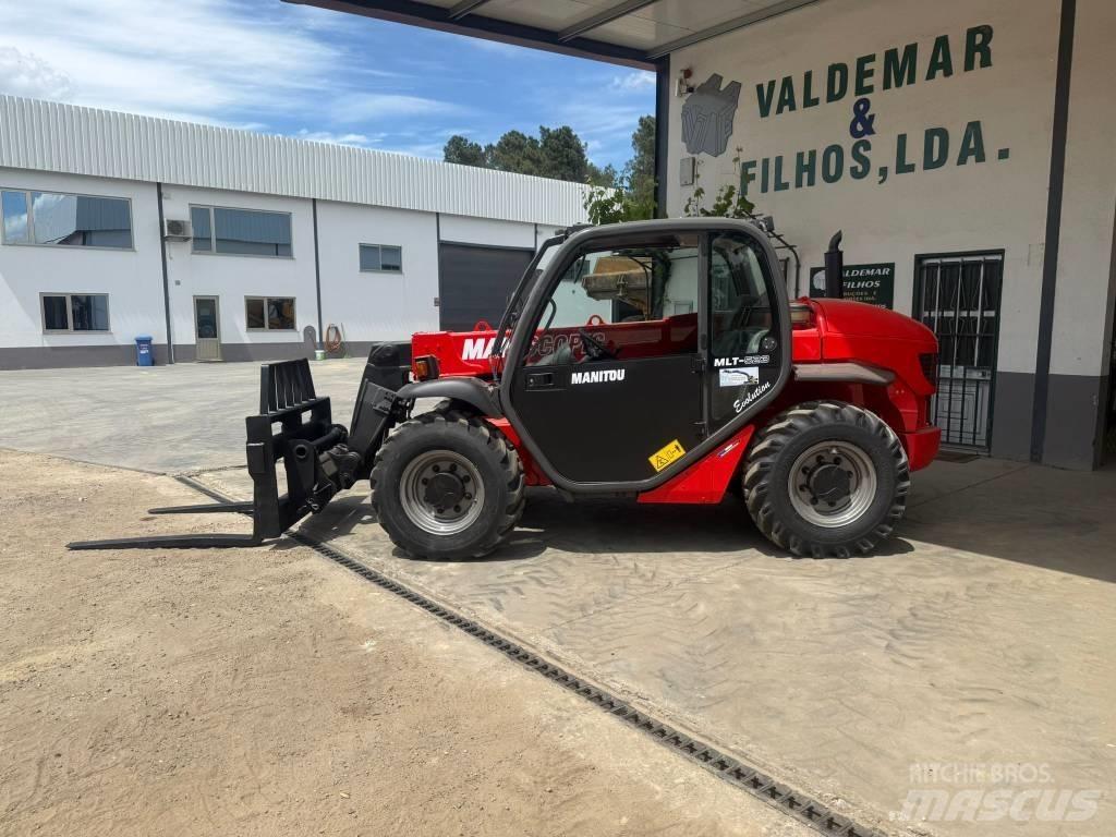 Manitou MT 523 伸縮臂操作車