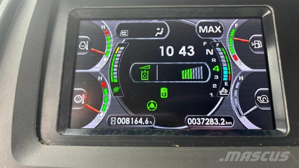 Komatsu WA 320-8 輪胎式裝載機