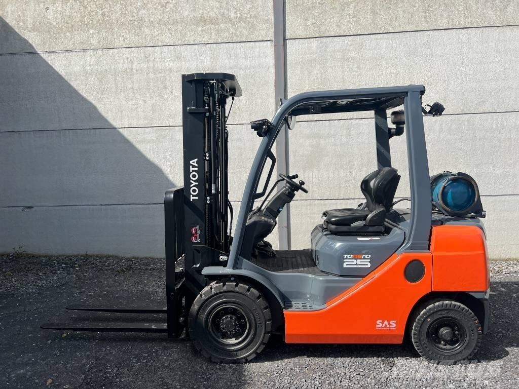 Toyota 02-8 FGF 25 液化石油氣LPG卡車