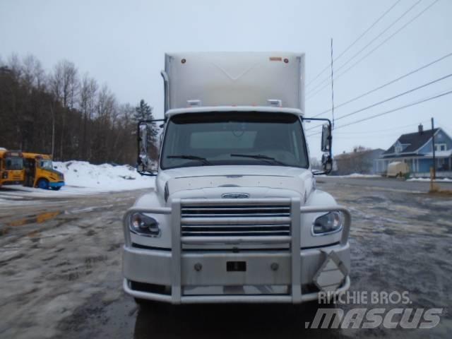 Freightliner M2 106 貨箱式卡車