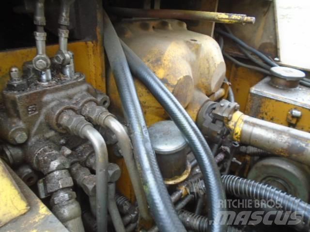 Clark 664B 集材機