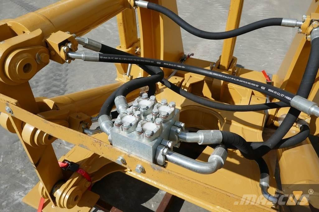 CAT D7E Ripper 其他組件