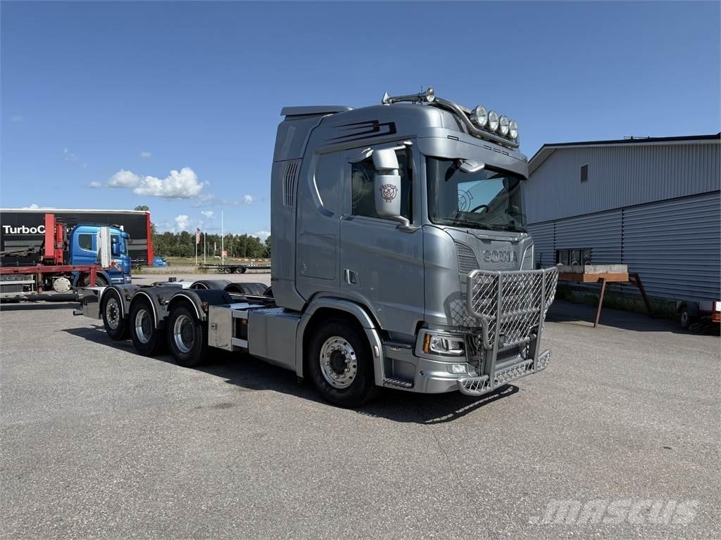 Scania R650 8x4 商用底盤車