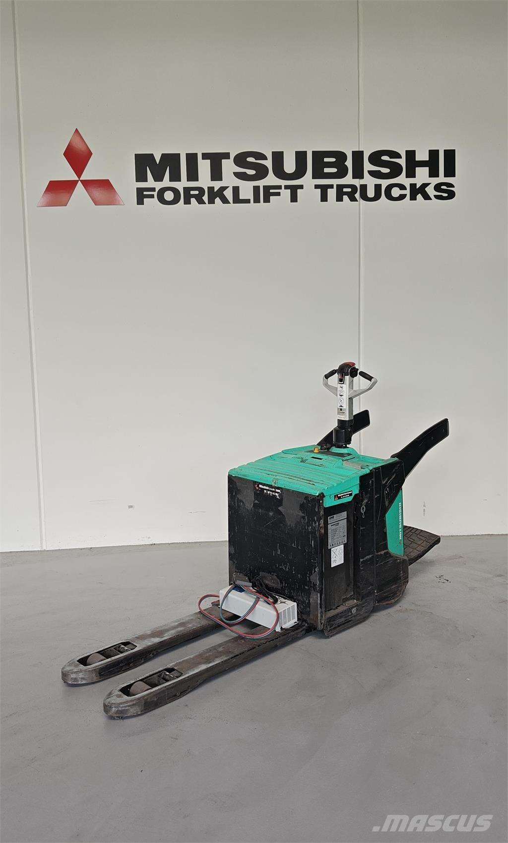 Mitsubishi PBV20N2 平台卡車