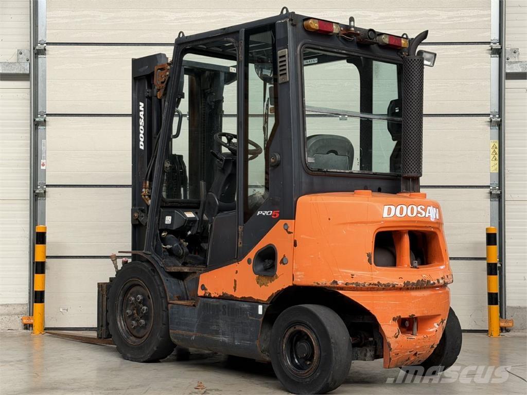 Doosan D20S-5 柴油卡車