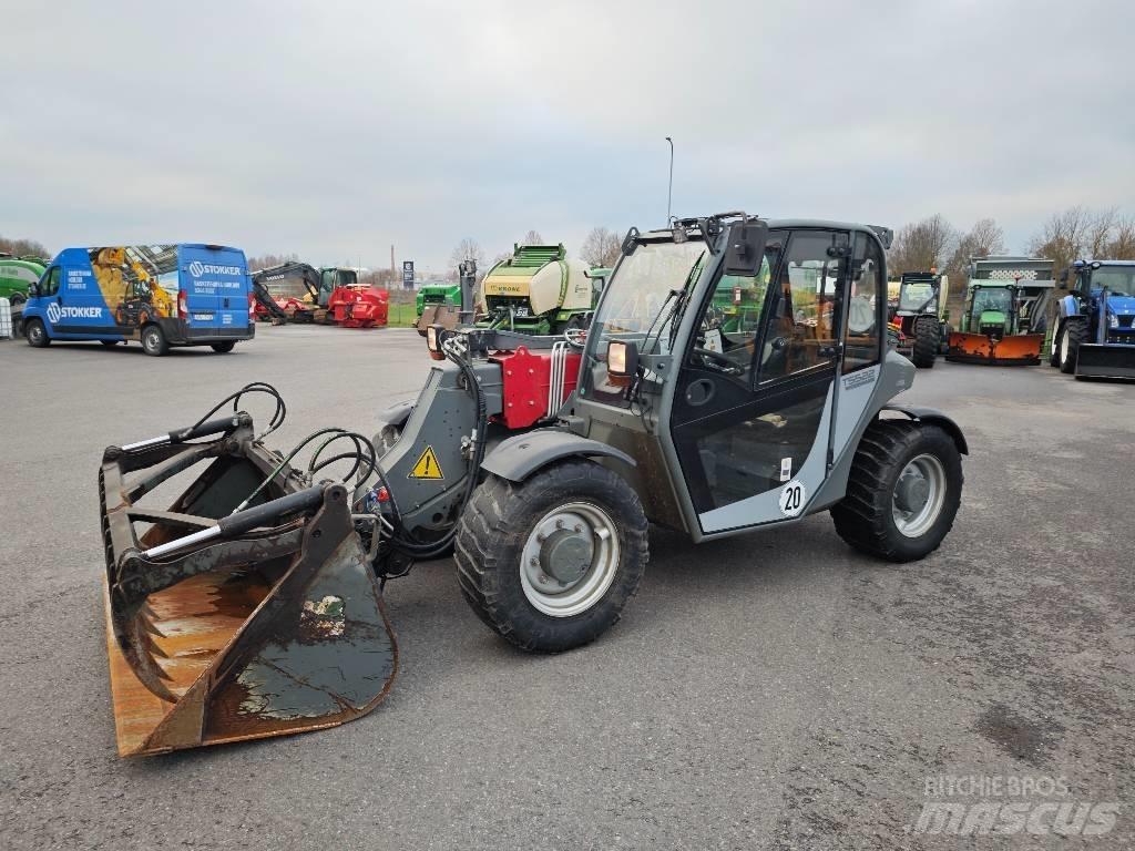 Weidemann T5522 農業用伸縮臂裝載機