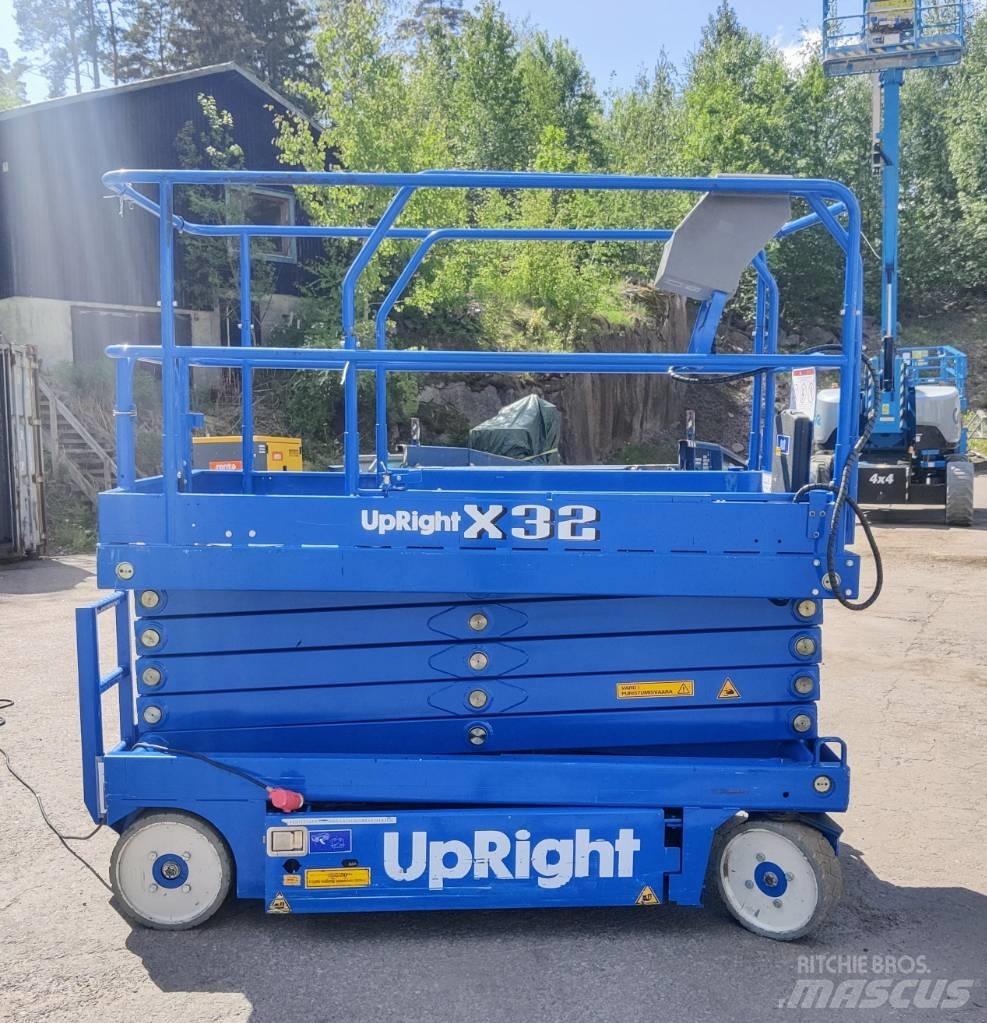 UpRight X32N 剪式升降機