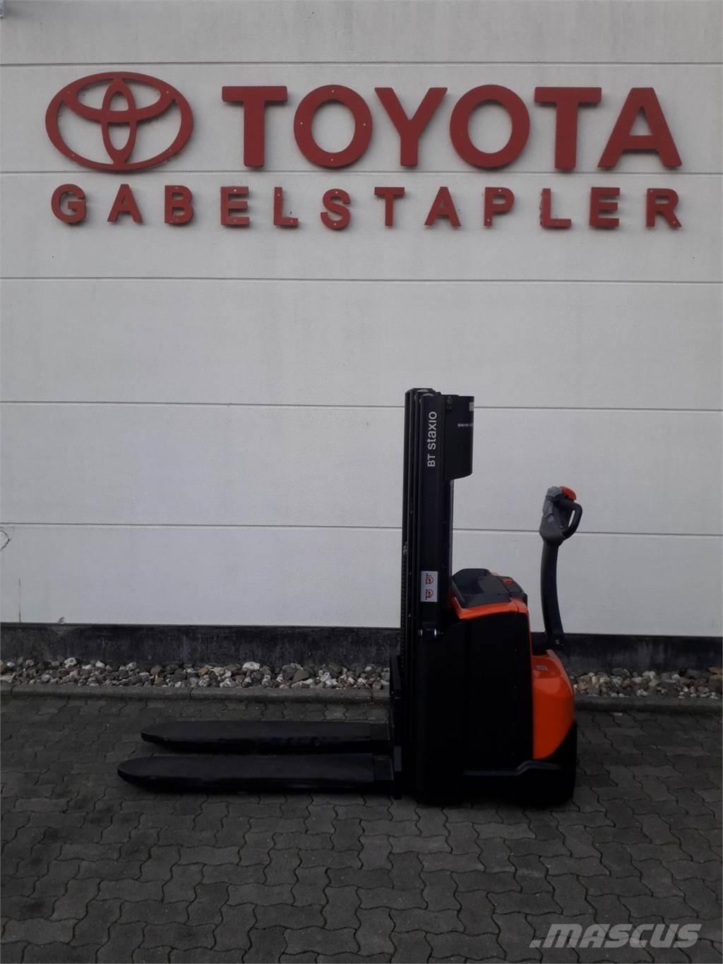 Toyota SWE120 自走式堆積機