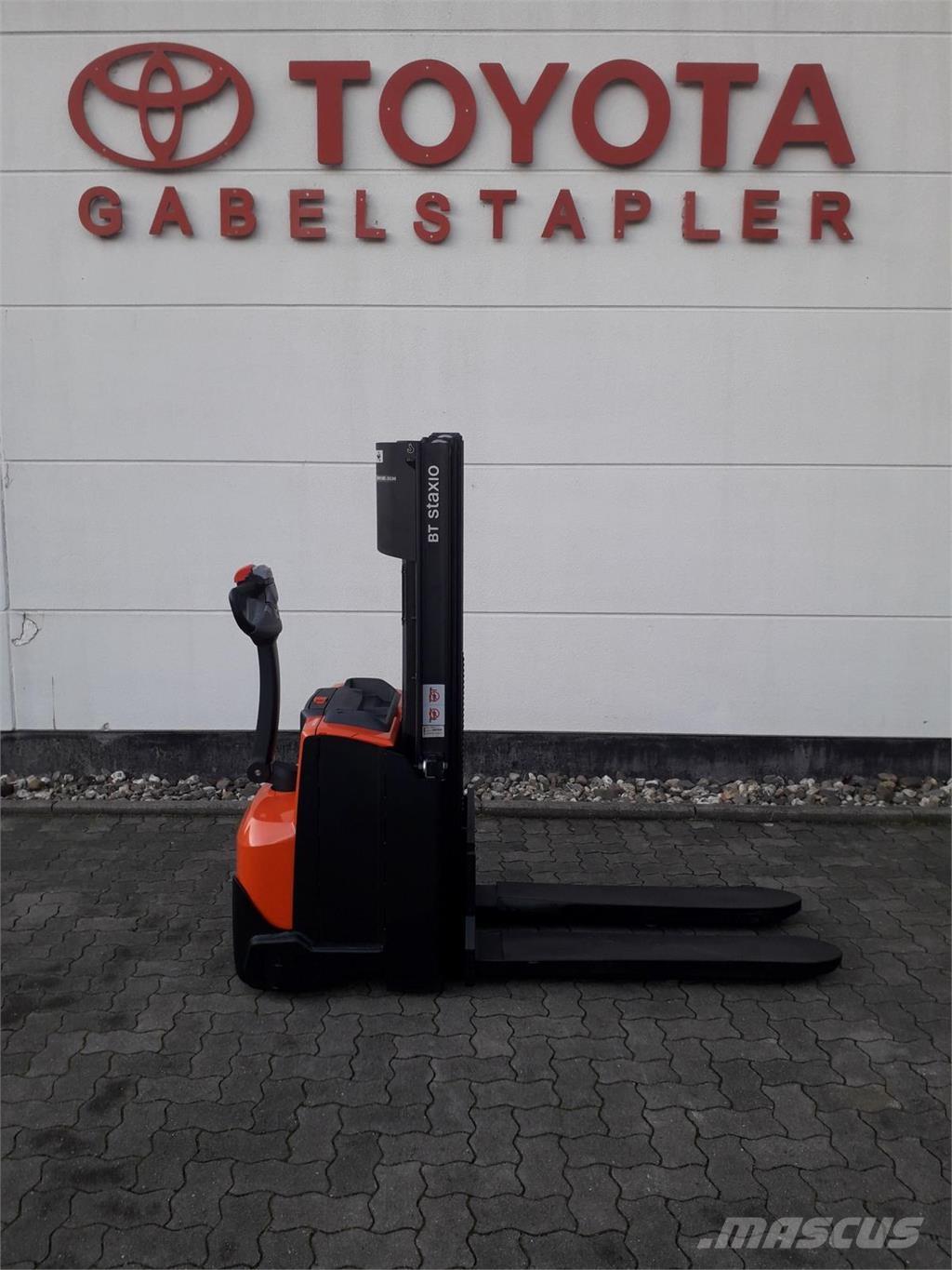 Toyota SWE120 自走式堆積機