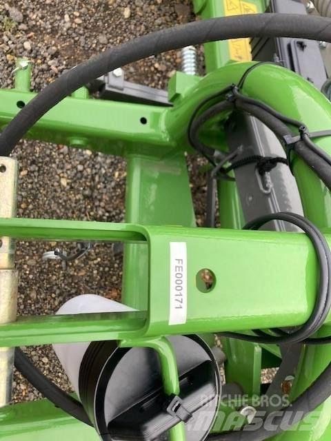 Fendt Slicer 320 P 割草劑