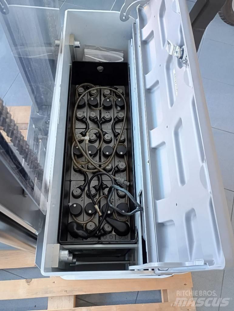 UniCarriers PS 125 自走式堆積機