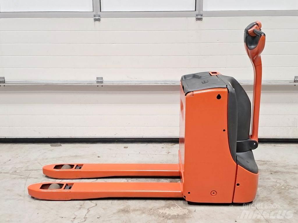 Linde T16 低架升降機
