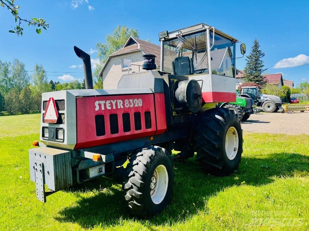 Steyr 8320 牧草收穫機