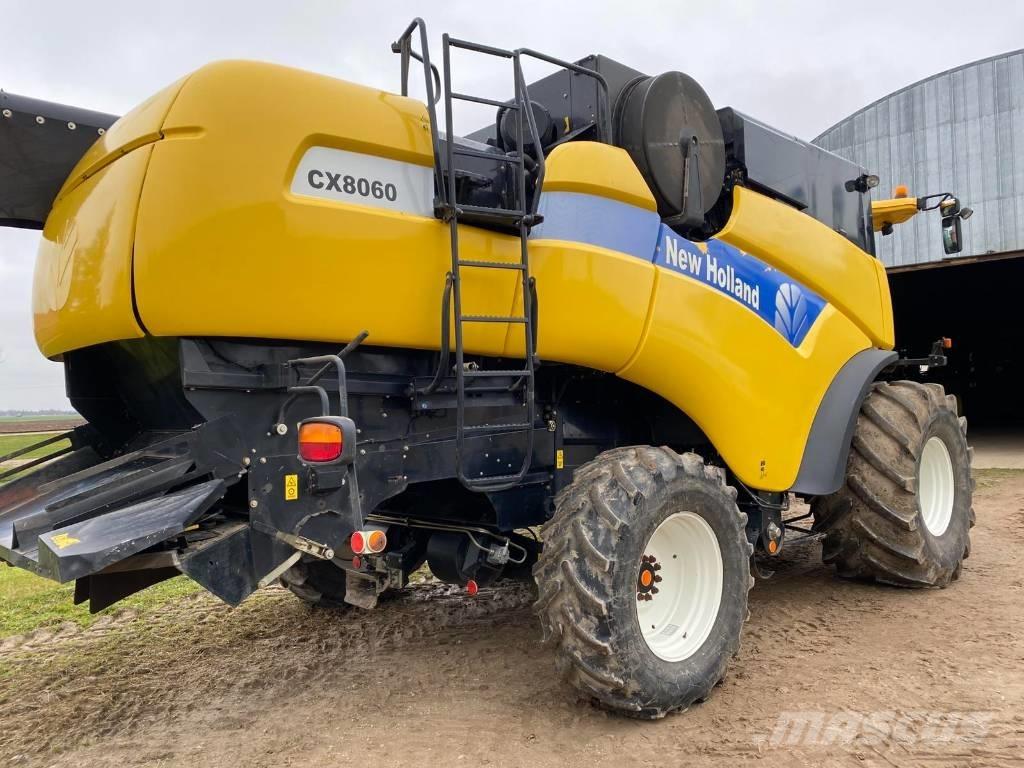 New Holland CX 8060 聯合收穫機