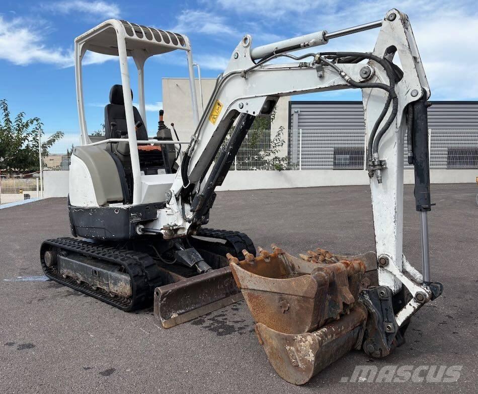 Yanmar Vio 20-4 小型挖土機/掘鑿機<7t(小型挖掘機)