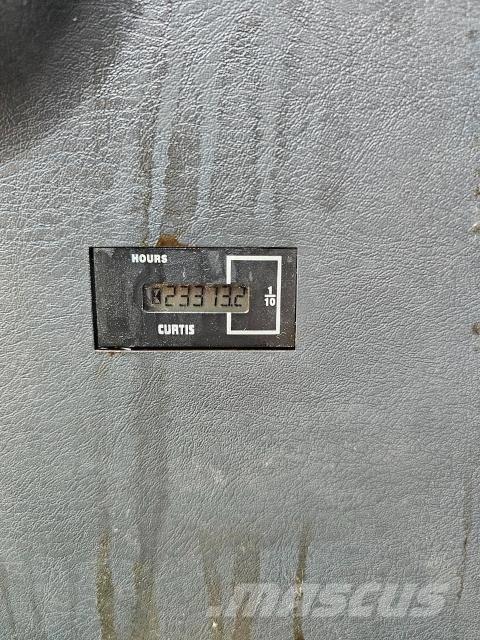 Hyundai Robex 300 LC 履帶式 挖土機/掘鑿機/挖掘機