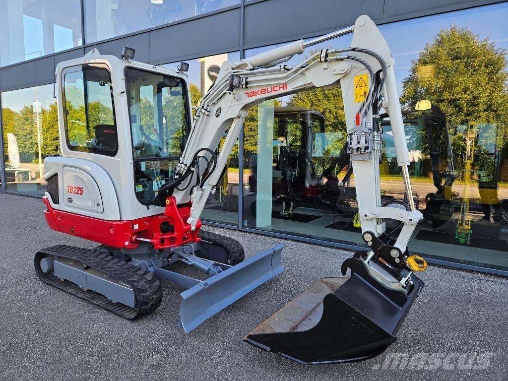 Takeuchi TB 225 小型挖土機/掘鑿機<7t(小型挖掘機)