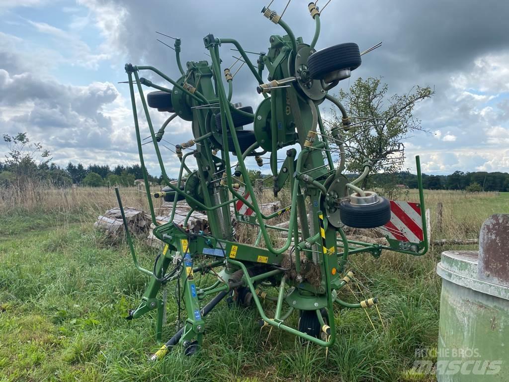 Krone KW 8.82/8 耙與翻草機