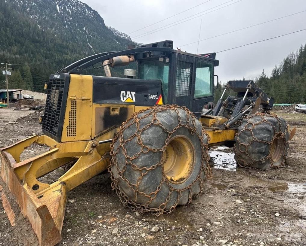 CAT 545 C 集材機