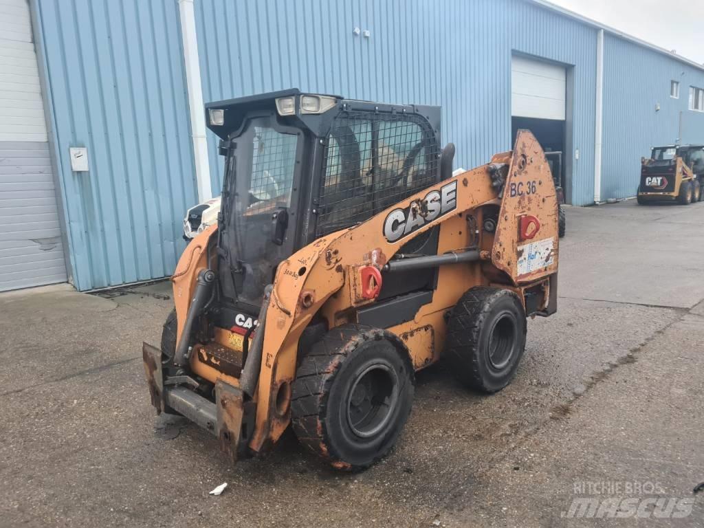 CASE SR 250 滑移轉向裝載機