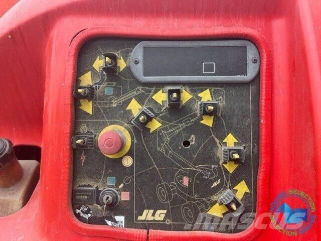 JLG 450AJ 曲臂高空作業車