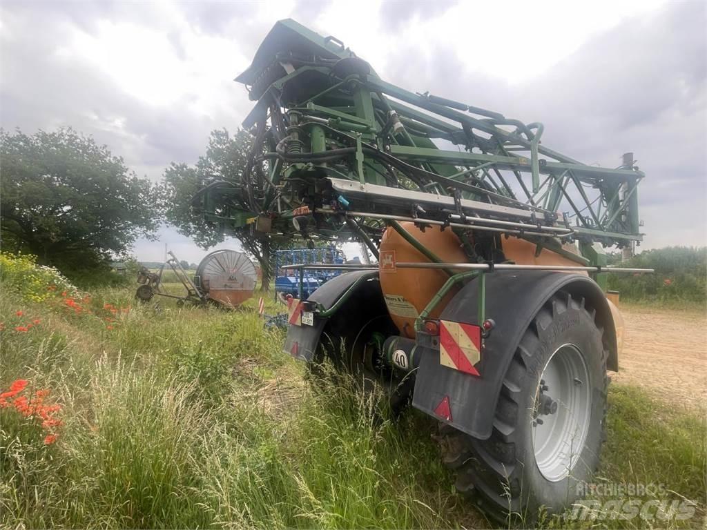 Amazone UX 4200 牽引式噴霧機
