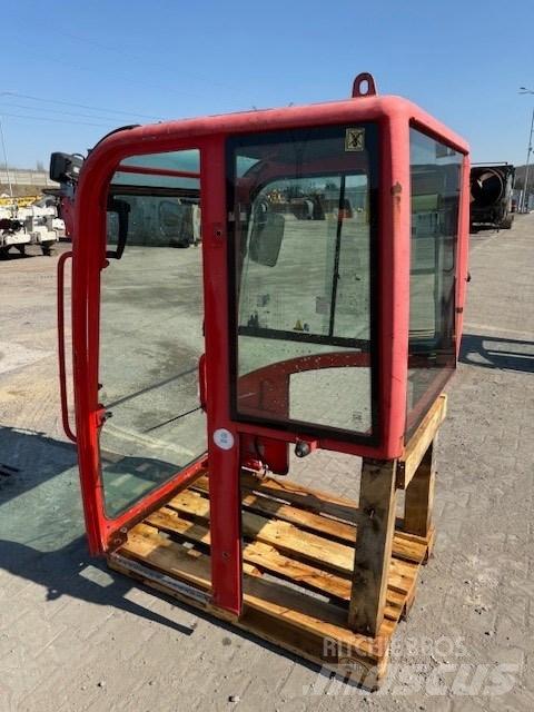 Volvo ECR 25 D CAB 駕駛室與內部