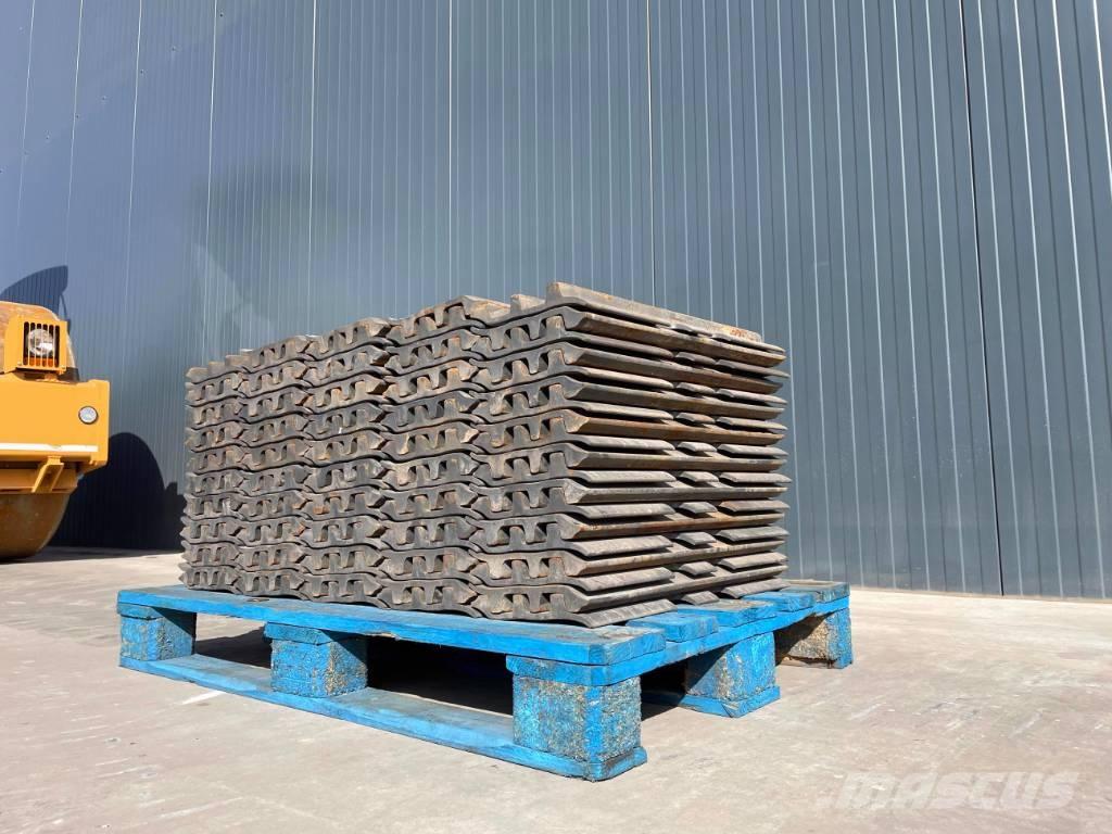 JCB JS240 履帶、鏈條和車盤