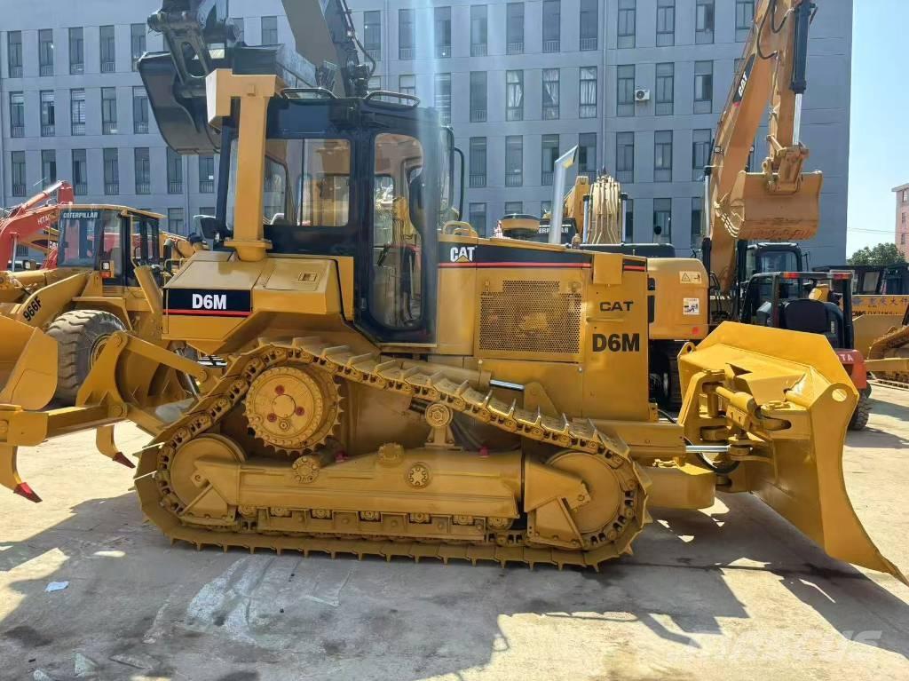 CAT D 6 M 履帶推土機