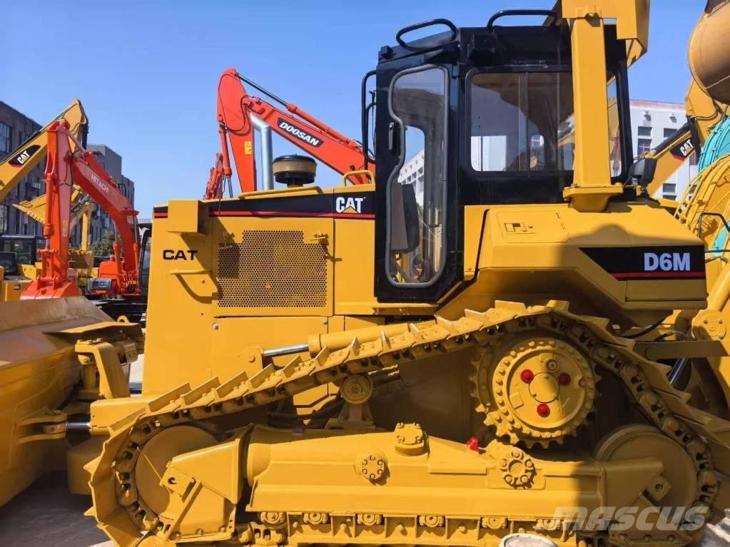 CAT D 6 M 履帶推土機