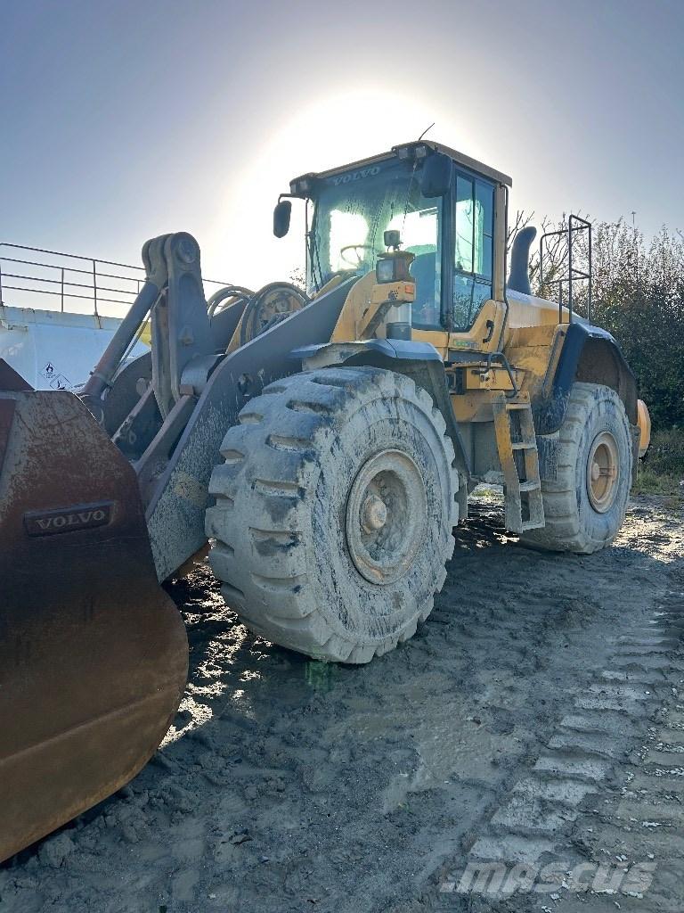 Volvo L180 輪胎式裝載機