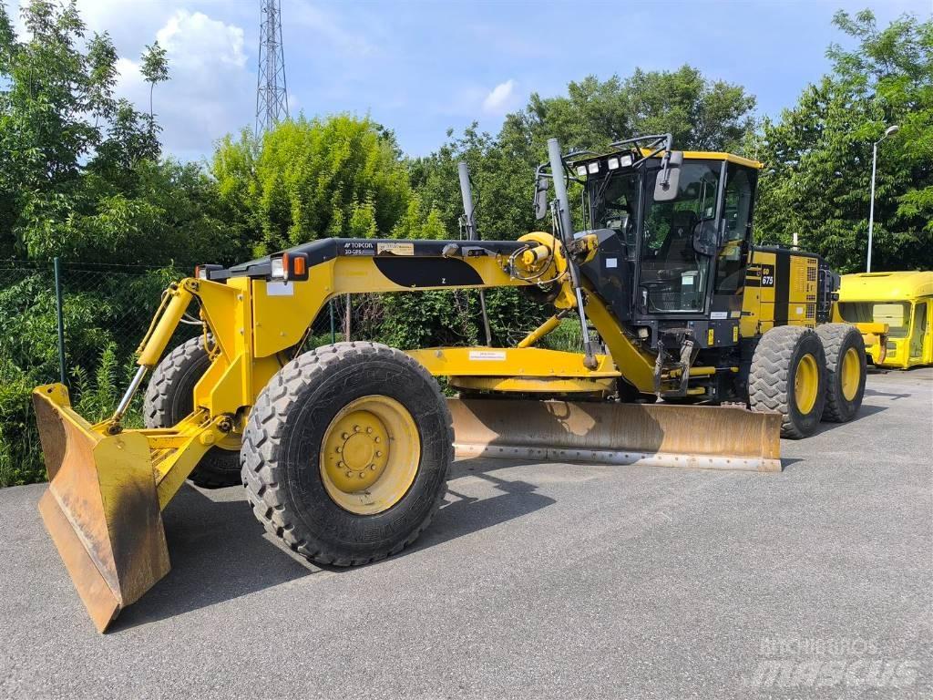 Komatsu GD 675-6 平土機
