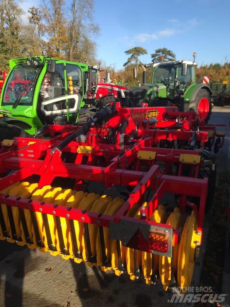 Väderstad TD300 中耕管理機