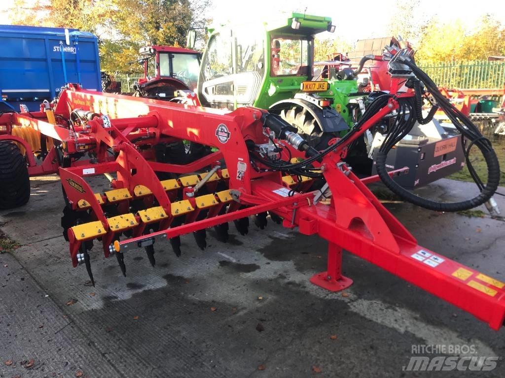 Väderstad TD300 中耕管理機