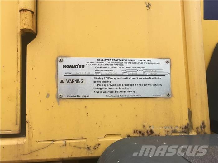 Komatsu WA 320-5 輪胎式裝載機