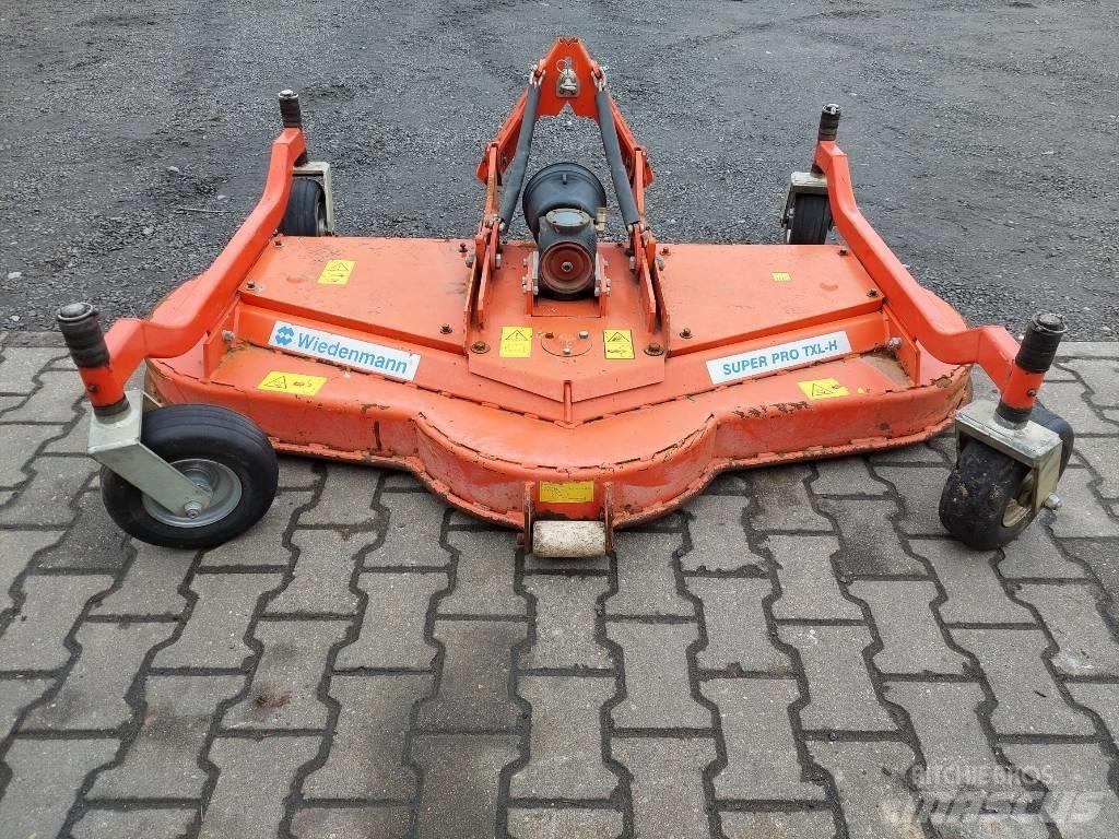 Wiedenmann RMR 180H 裝載與牽引式割草機