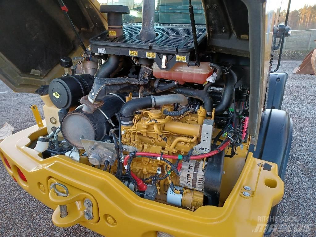 CAT 907 M 輪胎式裝載機
