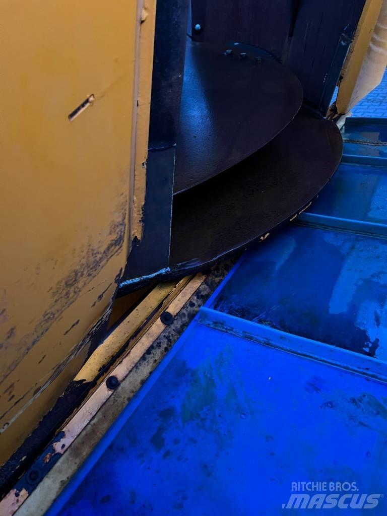 Belair Drakkar 青飼料搬運車