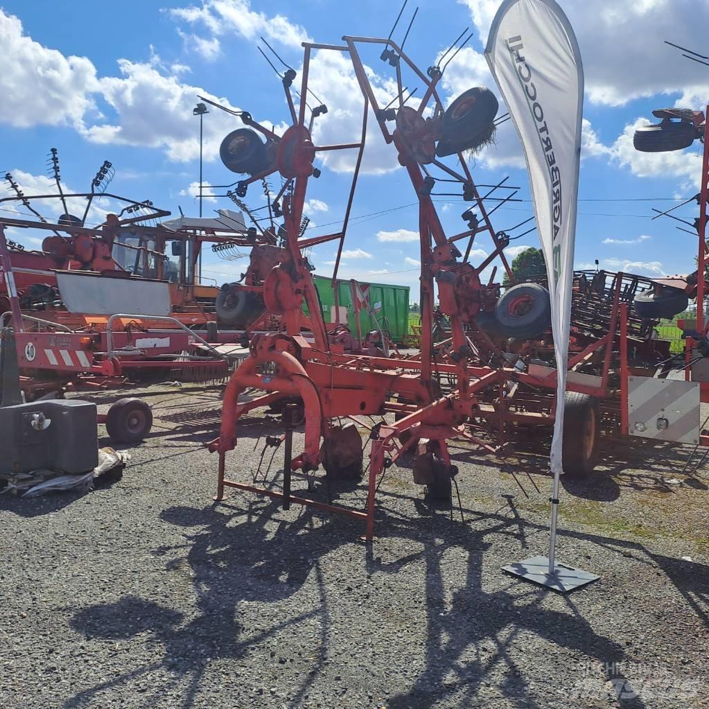 Kuhn GF 6301 M H 耙與翻草機