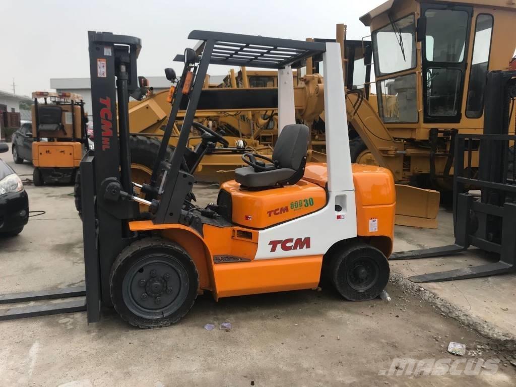 TCM FD 30 柴油卡車