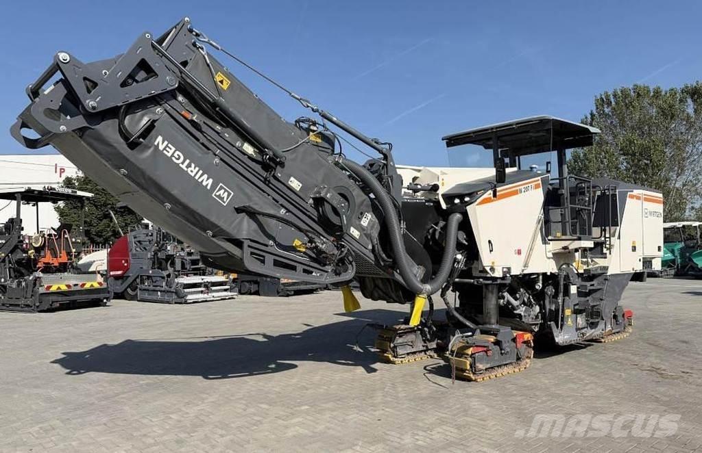 Wirtgen W 207 Fi 瀝青冷銑刨機/銑床