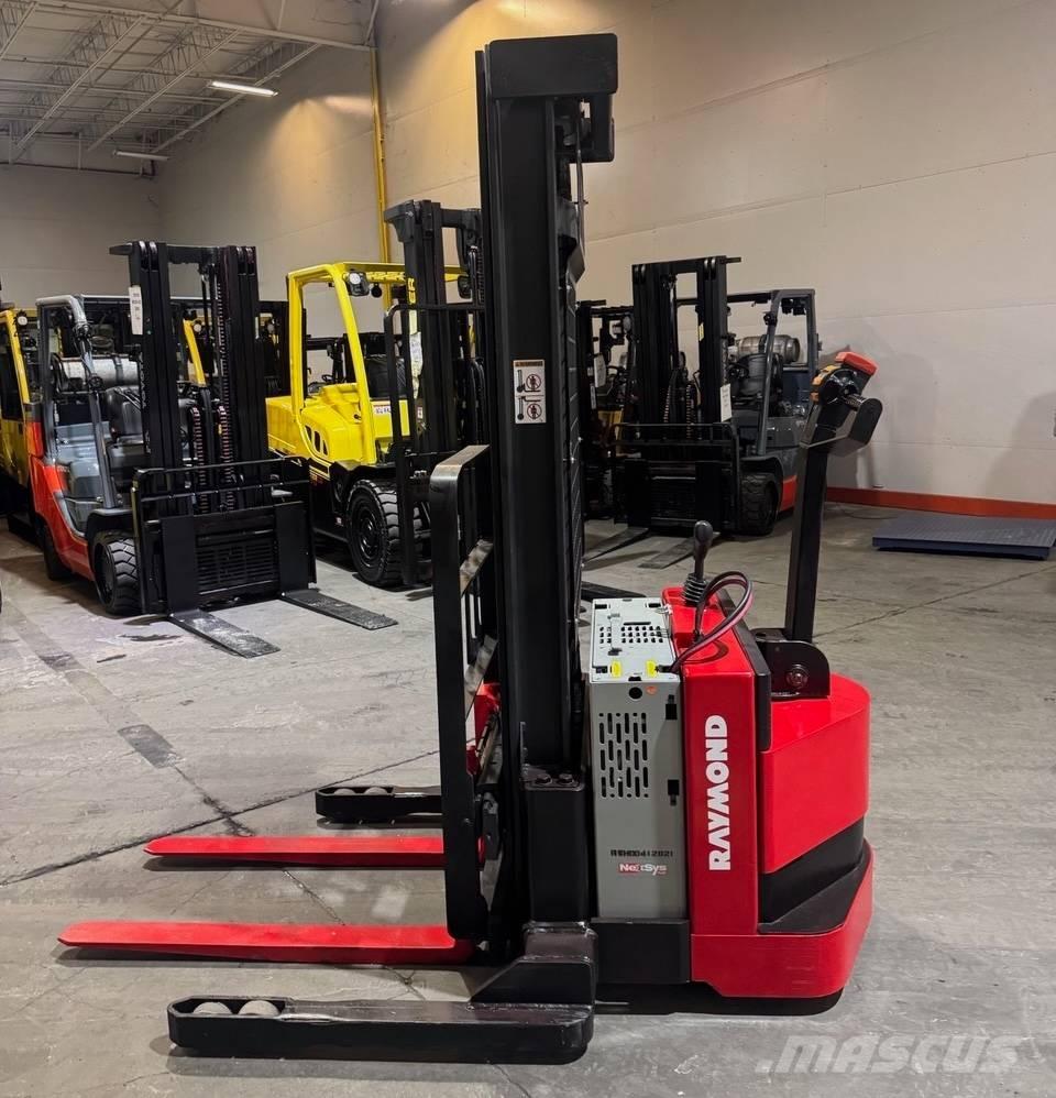 Raymond RSS40 自走式堆積機