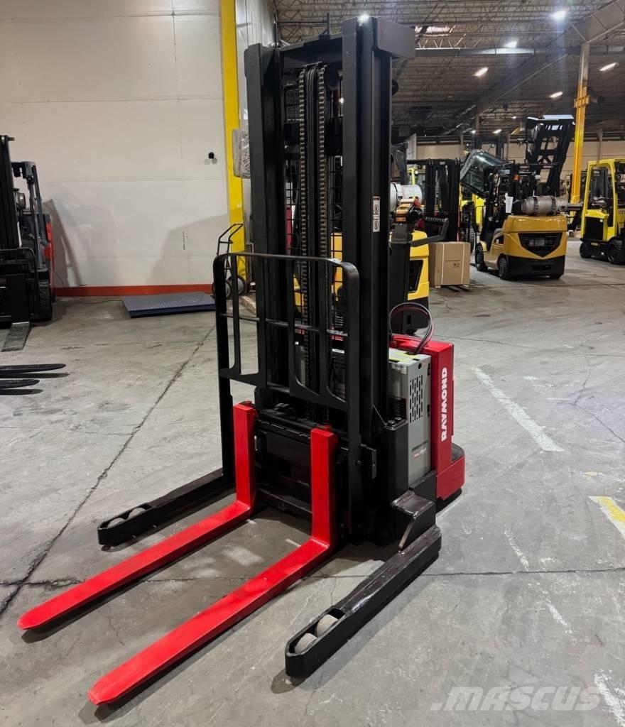 Raymond RSS40 自走式堆積機