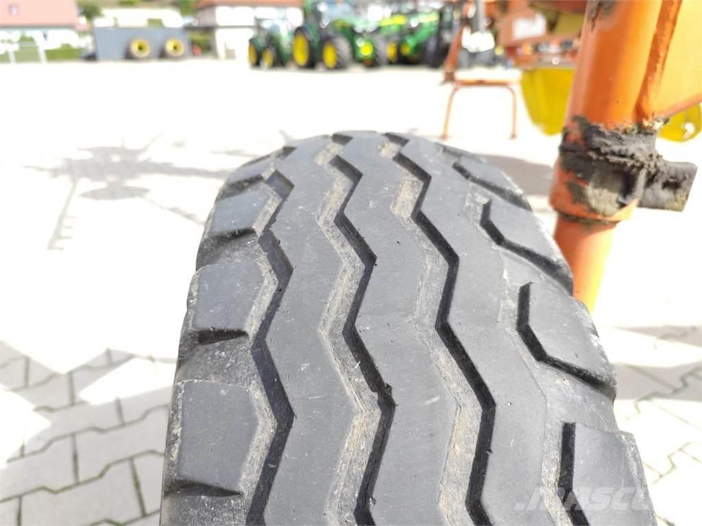 Fella TS 800 堆草機