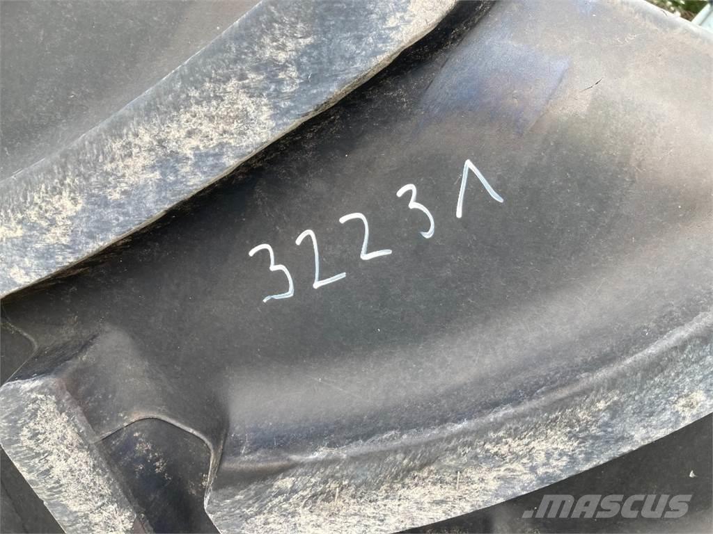 Mitas 2x 650/65R42 其他曳引機配件