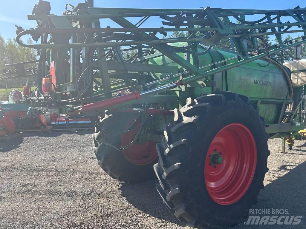 Moteska M2500 牽引式噴霧機
