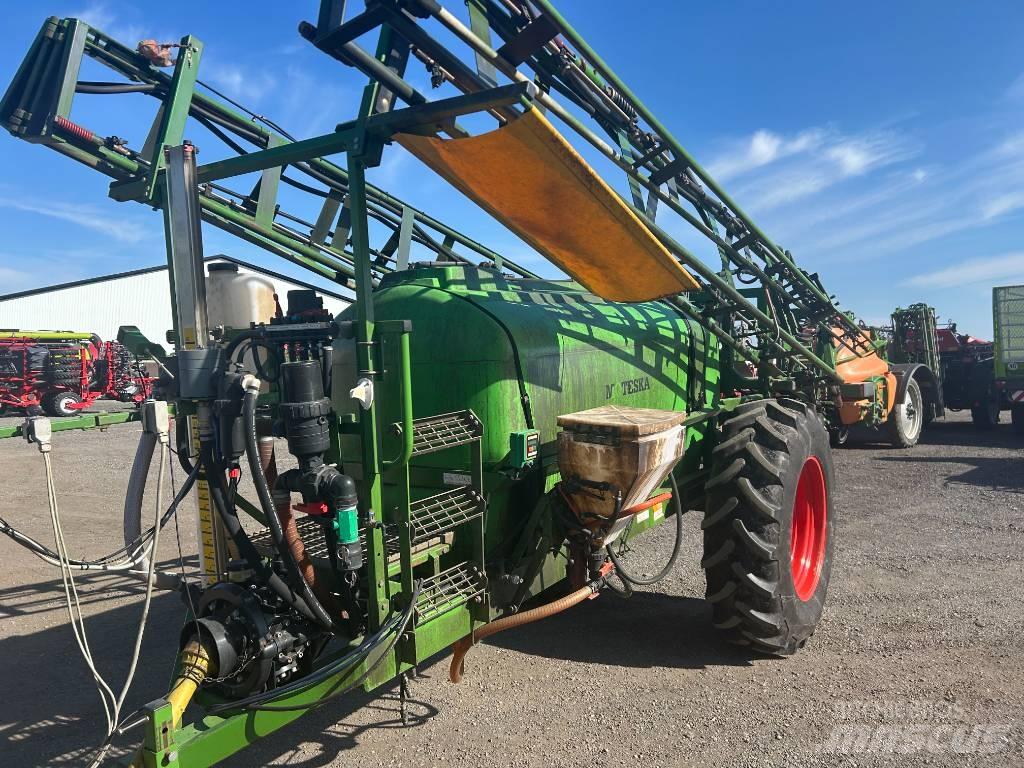 Moteska M2500 牽引式噴霧機