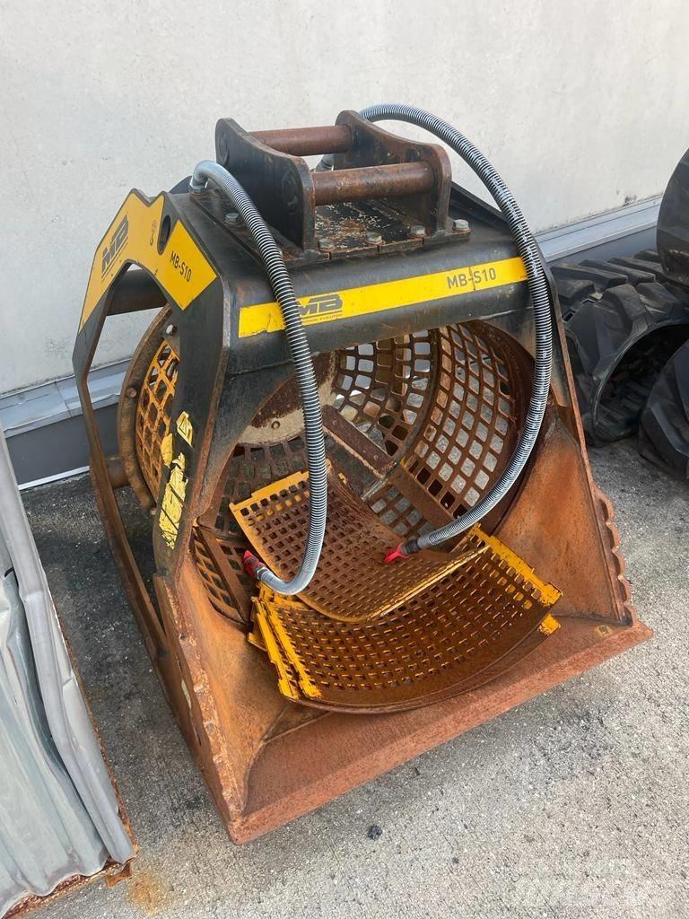 MB Crusher S 10 篩分機